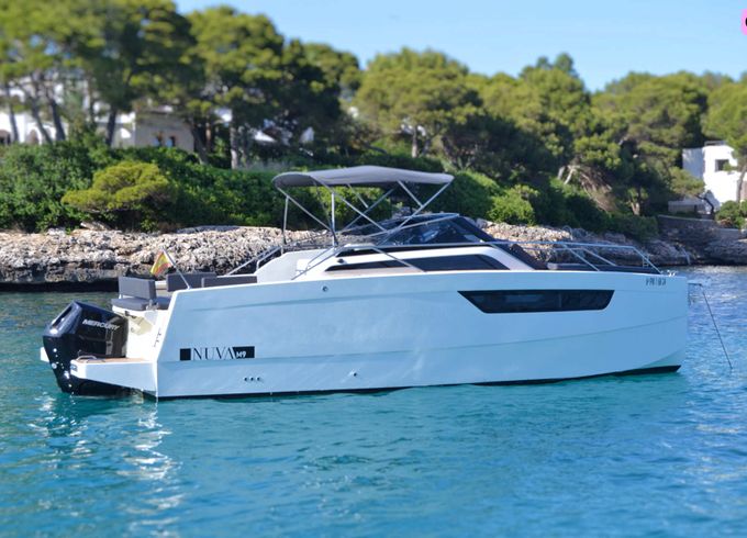 nuva yachts m9 cabin