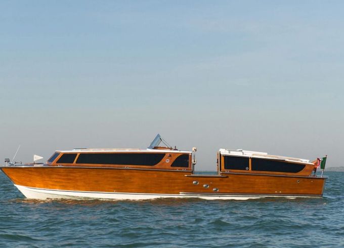 barca di lusso in legno grand water limousine