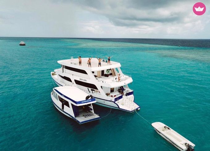 dhinasha yacht