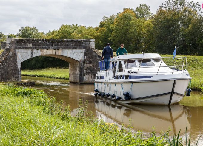 custom tarpon 37 dp (pontailler-sur-saône)