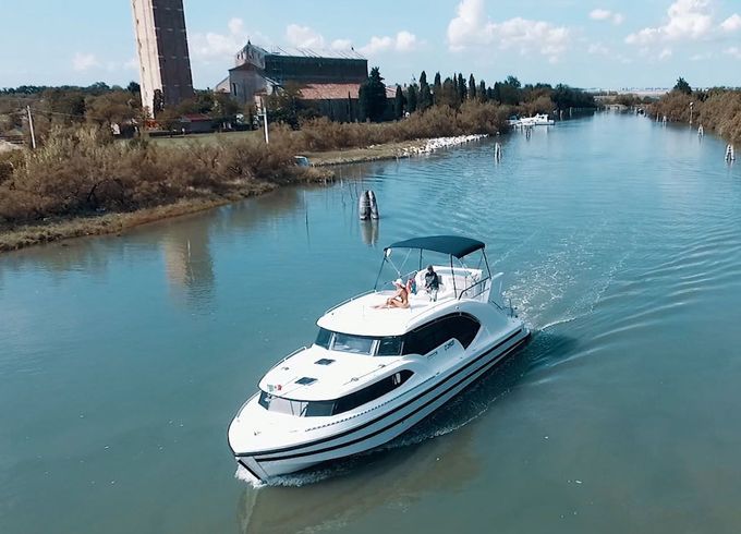 houseboat minuetto 8