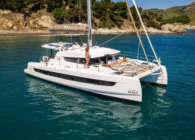 catana bali 4.2 - 4 + 1 cab.