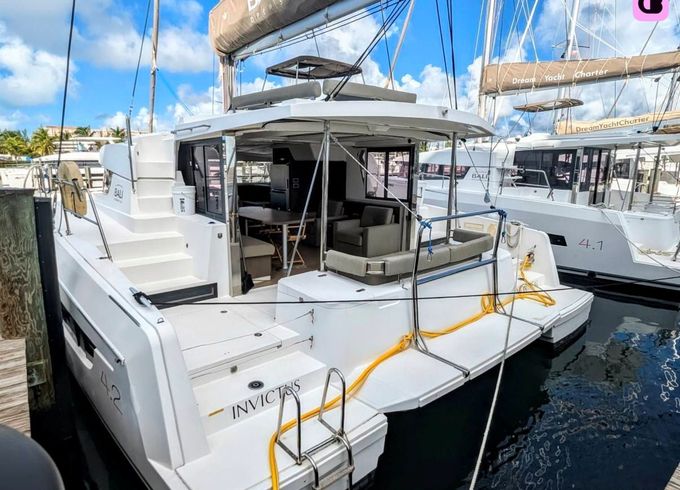 catana bali 4.2 - 4 + 1 cab.