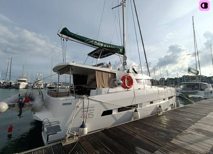 catana bali 4.5 with watermaker &amp; a/c