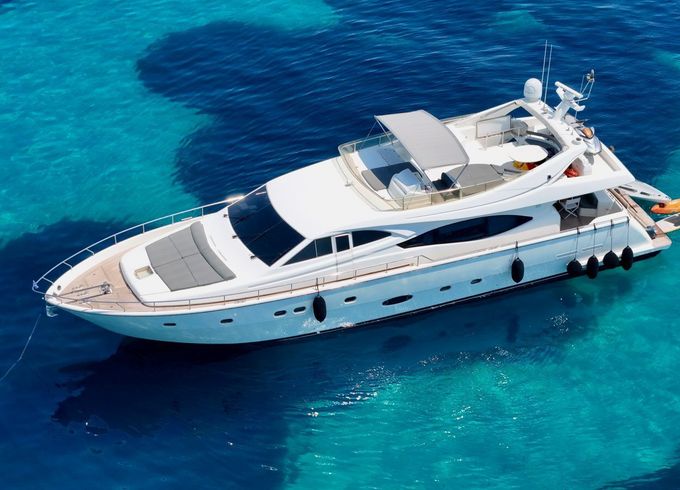 ferretti 76