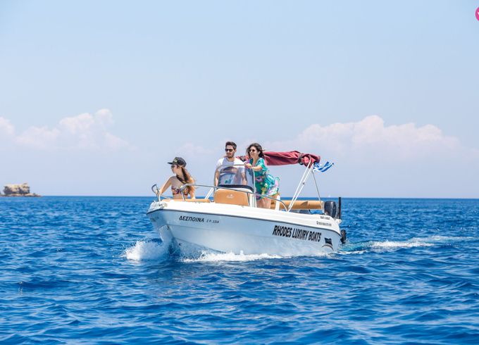 boat “christina” karel paxos