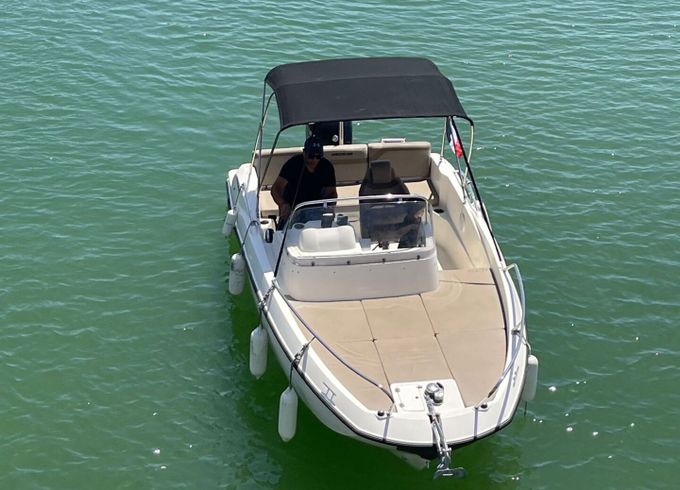 quicksilver 605 sundeck