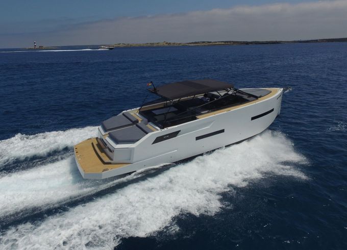 de antonio yachts d46 open