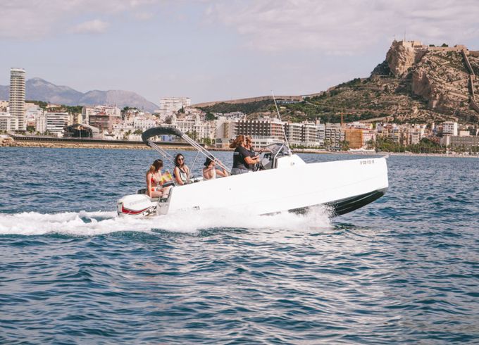 nuva yachts m6 cabin