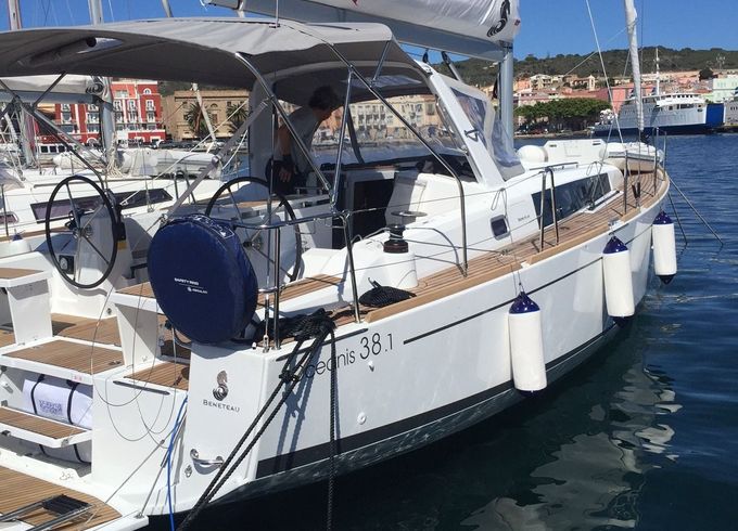 beneteau oceanis 38