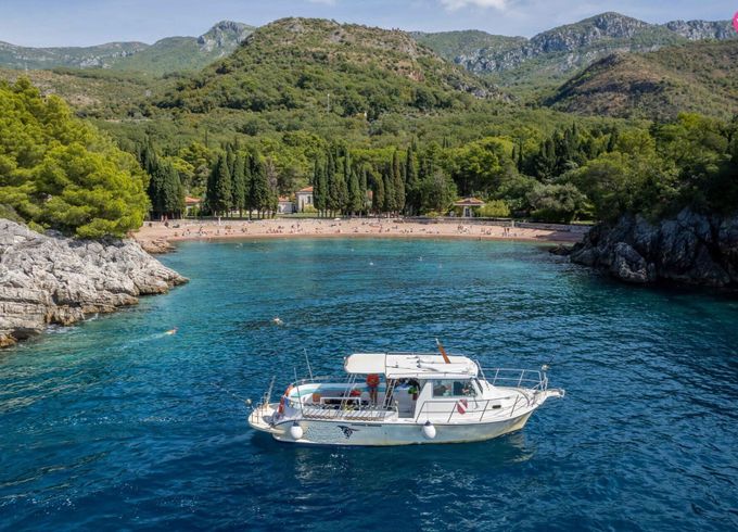 motorboat tranquility kotor local model 375hp
