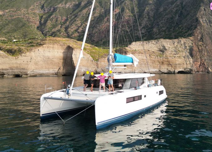 leopard catamarans / robertson &amp; caine leopard 45