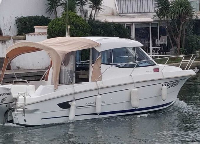 beneteau antares 750