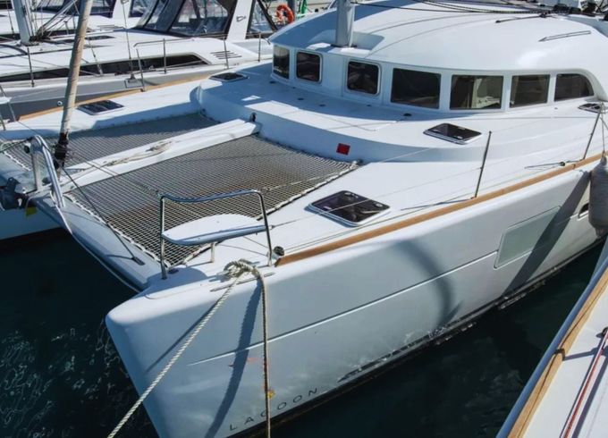 lagoon 380[g]