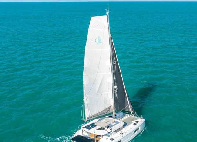 lagoon 38