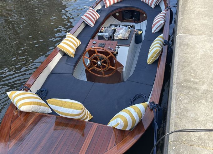 amsterdam sloep tender local experience