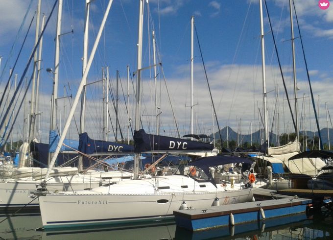 delta yacht charter 36