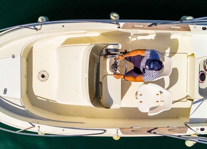 jeanneau navy blue standard 6 places