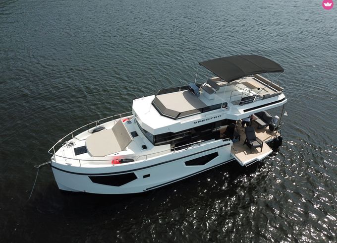cobra yachts maestro 42