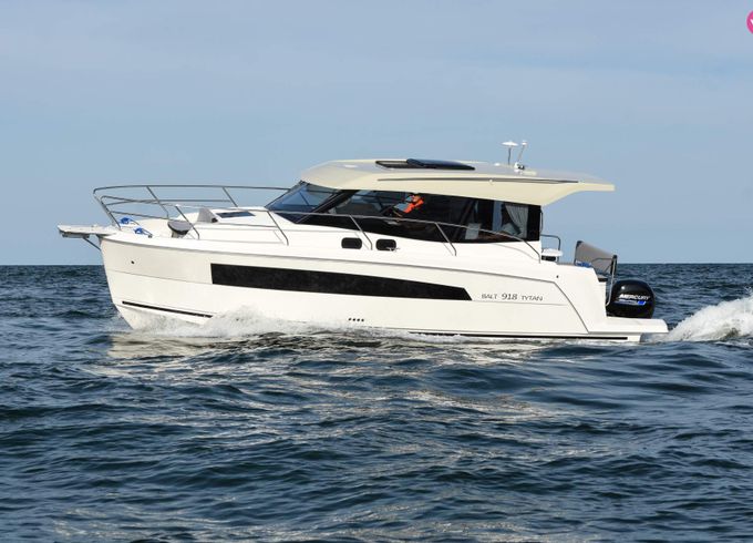 balt-yacht k.a. balt-yacht 918 titanium
