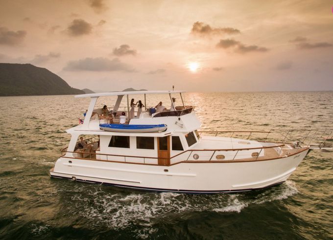 grand banks 53