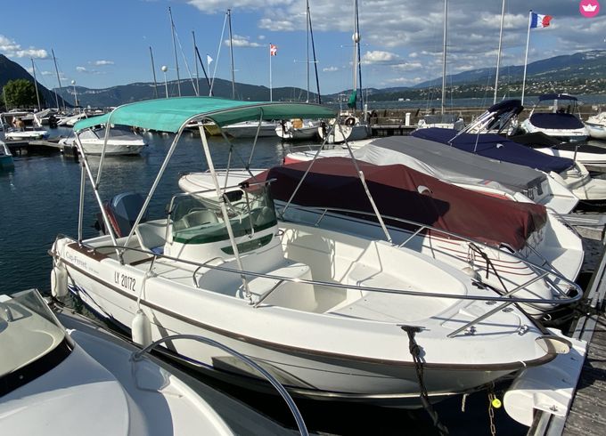 b2 marine cap ferret 550 open