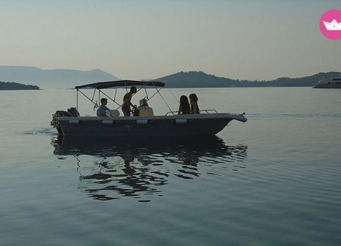 elena motor boat