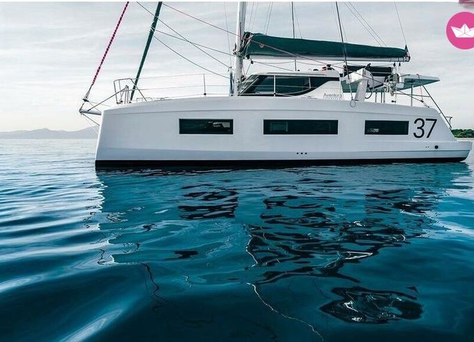 aventura catamarans av 37