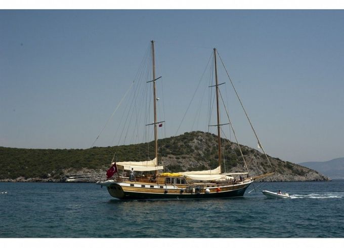 custom bui̇lt gulet