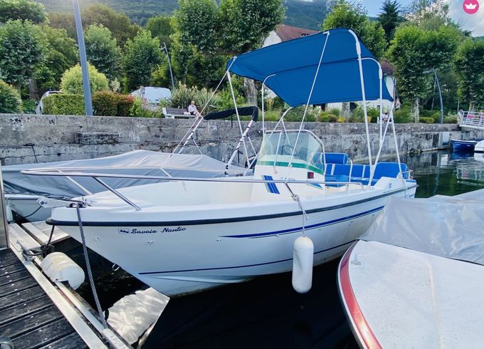 b2 marine cap ferret 500 open