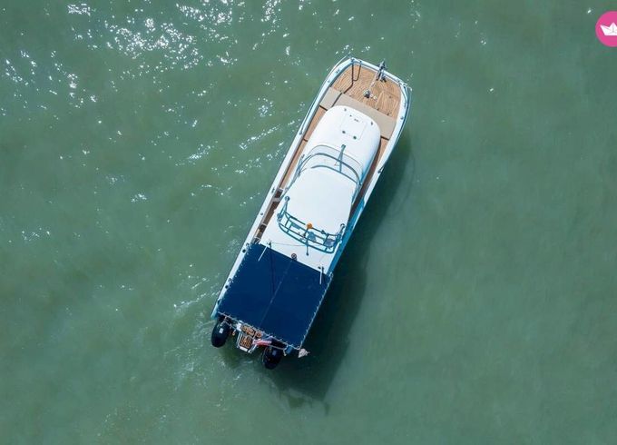 custom speedboat catamaran