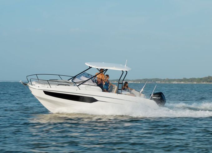benetau flyer 8 sundeck