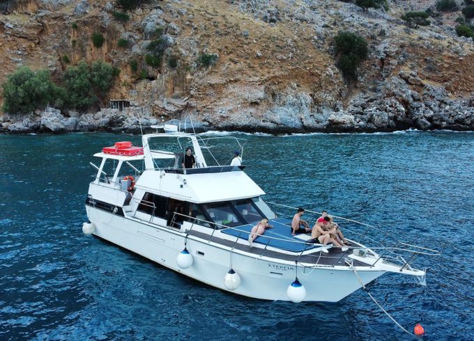 hatteras 47