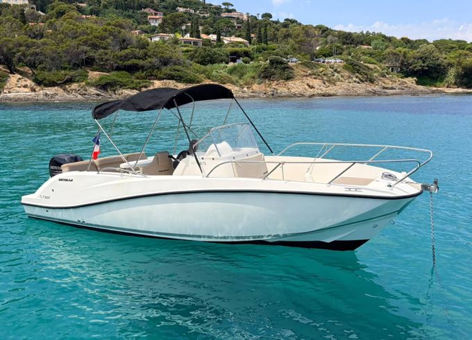 quicksilver activ 675 open