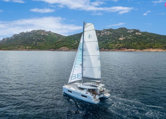 lagoon 38