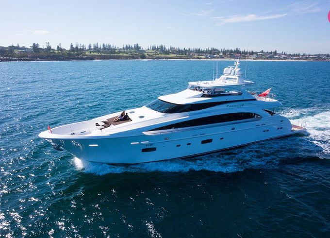 motor yacht paradise 115