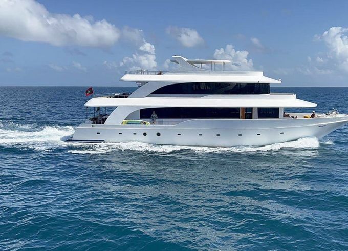 custom made 30m yacht in maldives