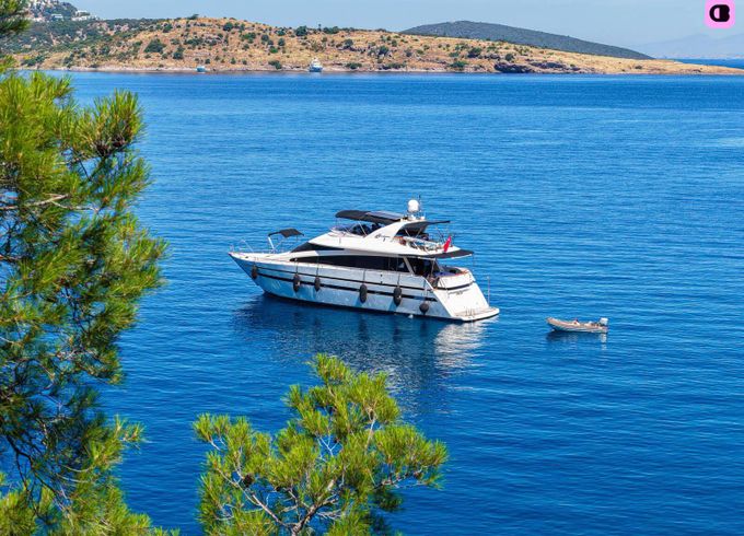 2022 azimut 65