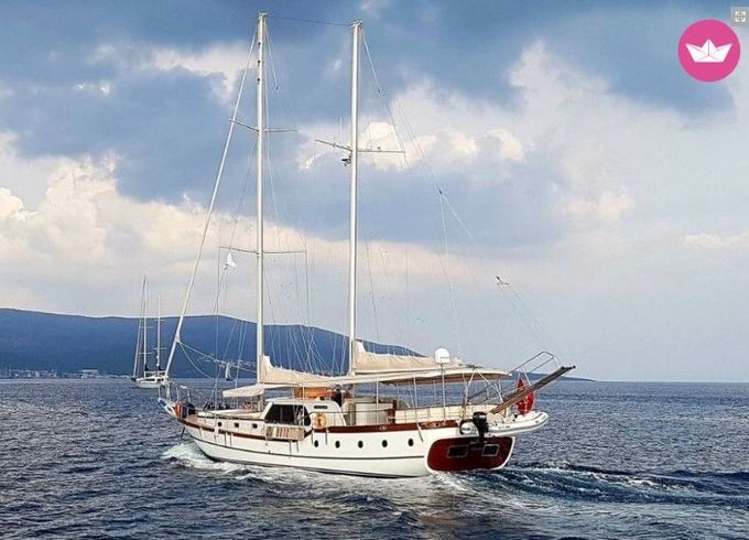 custom bui̇lt gulet