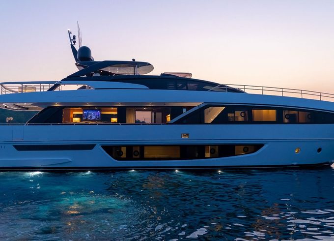 Riva 100 Corsaro Raph Seven II