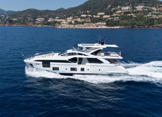 Azimut Grande 27M Wave