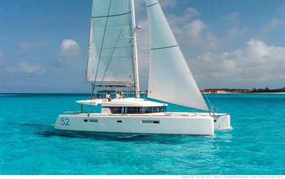LAGOON 52