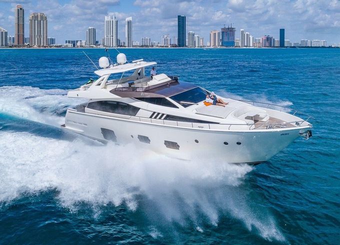 Ferretti Flybridge 2004