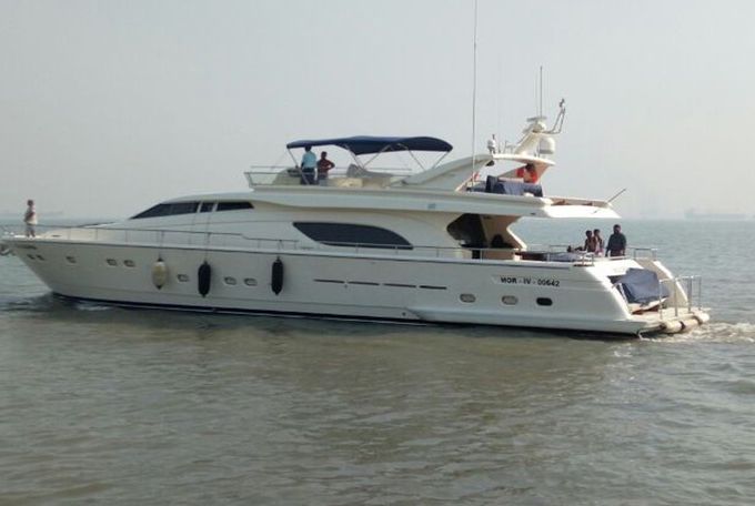 Ferretti 80