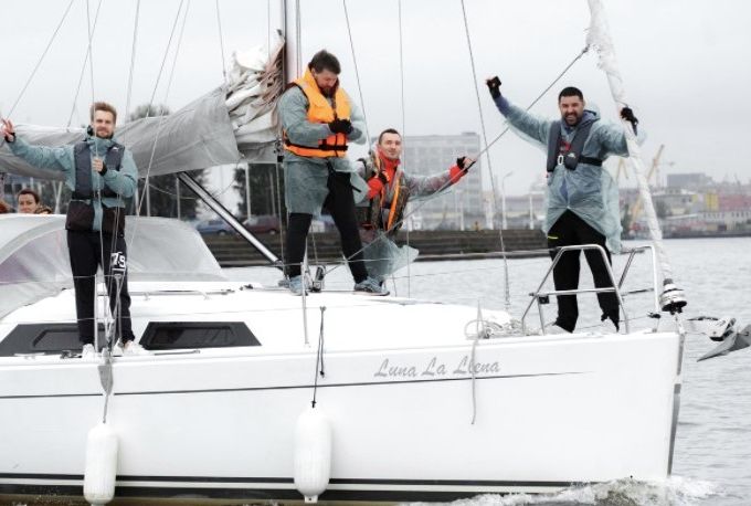 Hanse 325