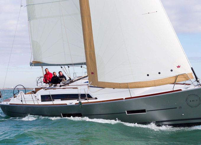 DUFOUR 382