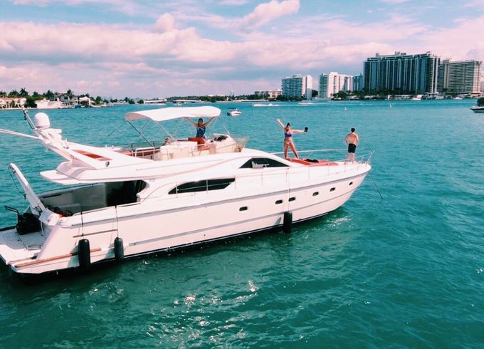 Luxury 60' Ferretti Flybridge