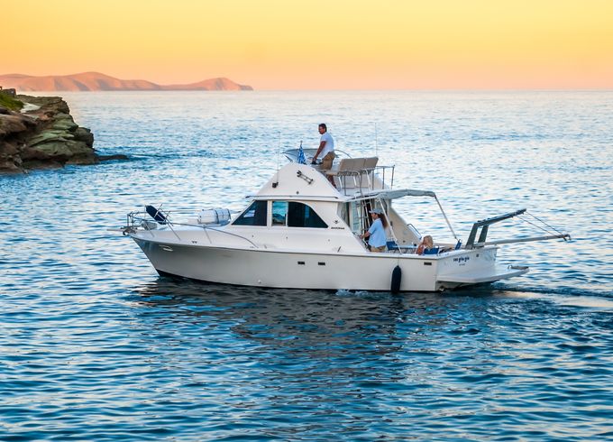 FishTrackers.Tours Bertram 35ft