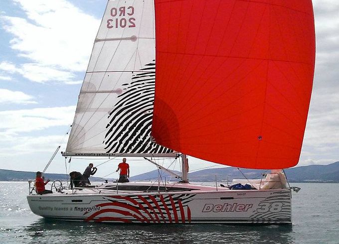 Sailing yacht Dehler 38 - Blue Chip
