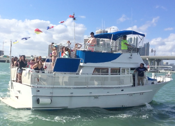 40’ Yacht for 20 Guests - Not Just 12!